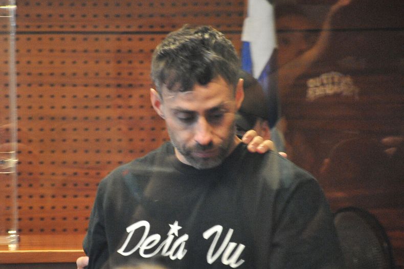 6179 valdivia preso.jpg