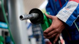 Ministro Cerda: Modificaciones al precio de los combustibles se conversaron con Marcel