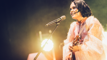 El Desconcierto | Camila Morena reversiona clasico de Charly Garcia.png