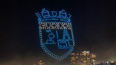FOTOS| Impresionante juego de luces con 500 drones deslumbra a Iquique en Año Nuevo 2024