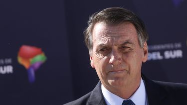 Bolsonaro descalifica a Lula y se mofa de las urnas electrónicas ante banqueros