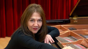 Concierto para piano y cacerolas: El regreso de Pachi Santibáñez