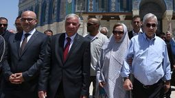 Ministro palestino que visitó mezquitas con Piñera fue detenido por la policía israelí