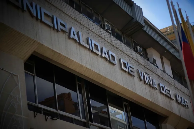 34 vecinos denunciaron a ambulantes que ocupaban veredas y generaban rinas en vina suprema ordena impedir su instalacion.webp