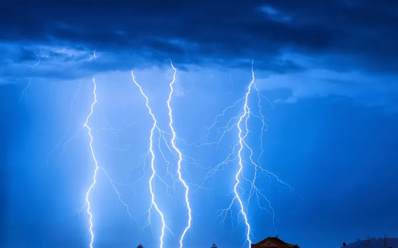 29238 tormenta electrica santiago.webp