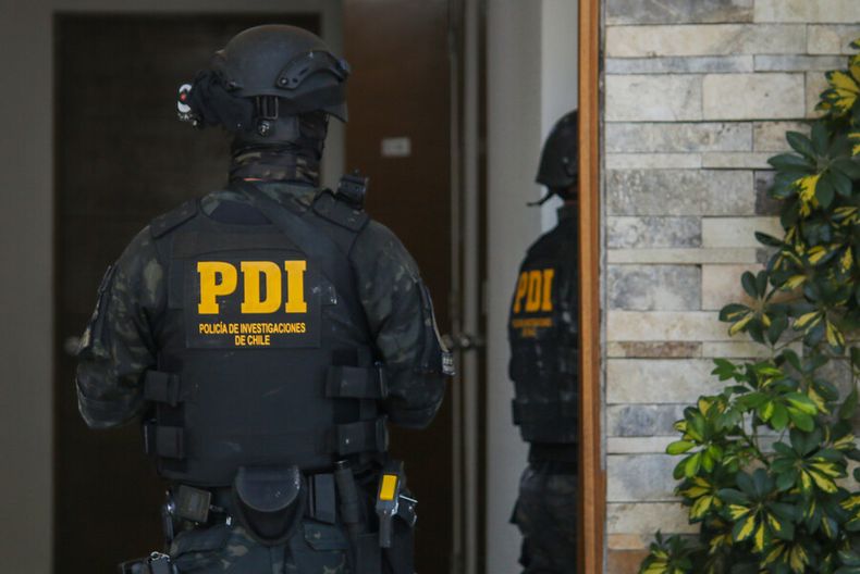 funcionario de la pdi frustra intento de robo en su contra usando su arma de servicio.jpg