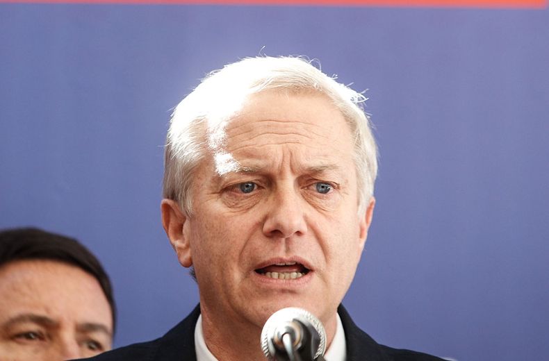 22176 kast asustado.jpg