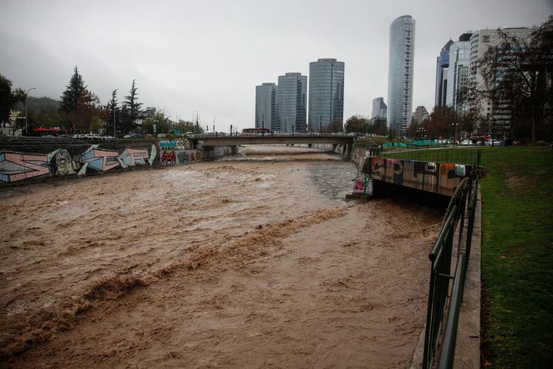 Lluvia en Santiago 8.jpg