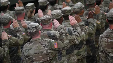 Aseguran que Donald Trump alista ataque militar a Irán: Se cierra espacio aéreo y algunas embajadas