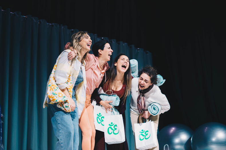 acosta, aravena, bascunan y cavallo unidas en comedia que reflexiona sobre tecnologia y maternidad.png
