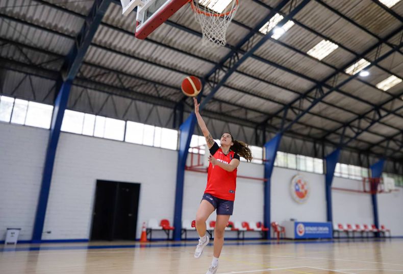 8258 paula carrasco basquet.jpg
