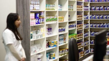 Incluye solo a las tres grandes cadenas: Denuncian a sitio del Minsal que compara precios de medicamentos en farmacias
