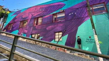 Referente del street art chileno escogido por marca británica para hacer mega mural ambientalista
