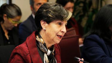 Senadora Isabel Allende en cuarentena preventiva por cuadro pulmonar