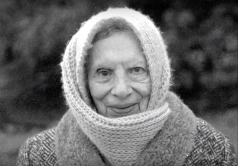 lola hoffmann 1.png