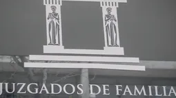 Padre entregaba pensión de $339 mil a hija de 37 años con trabajo estable y fue a juicio: Justicia ordenó cesar pagos