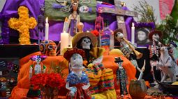 Museo Violeta Parra inaugura altar de muertos construido por jóvenes del Sename