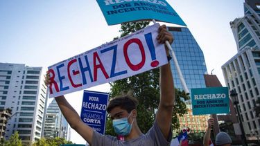 Retorna el rechazo: Más del 50% de encuestados por la UDP votará en contra de nueva Constitución