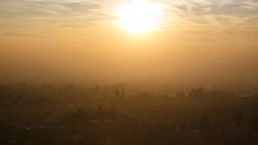 La contaminación que ahoga a Santiago cada invierno - Agencia Uno