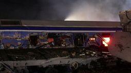 36 muertos en la colisión de dos trenes en Grecia, la mayor tragedia europea de la década