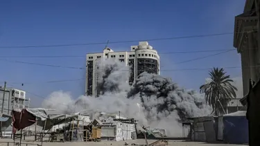 Israel bombardea un nuevo edificio de altura en Franja de Gaza: Netanyahu dijo que sólo es el comienzo