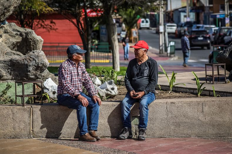 avisale a tus papas o abuelos lanzan app exclusiva para que mayores de 55 anos hagan amigos.jpg