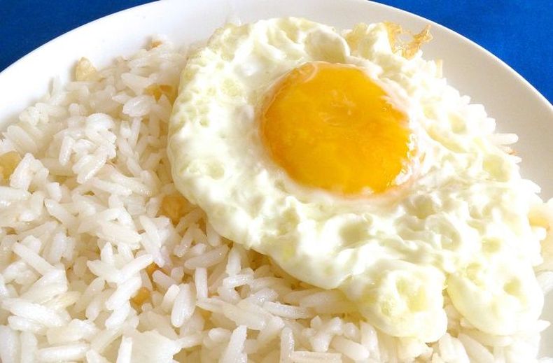 arroz con huevos.jpg
