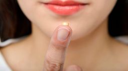 Estrógeno natural de nuevo anticonceptivo evitaría desde trombosis y acné a baja de libido