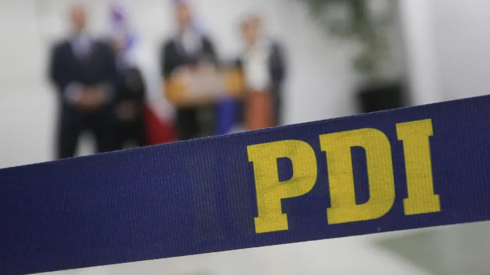 Seis detectives de la PDI son detenidos tras ser acusados de contrabando, malversación de caudales públicos y tráfico de drogas
