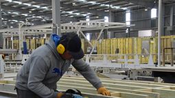 Desempleo a la baja le da buenas noticias a la economía chilena: Marcó 8,3% en abril-junio