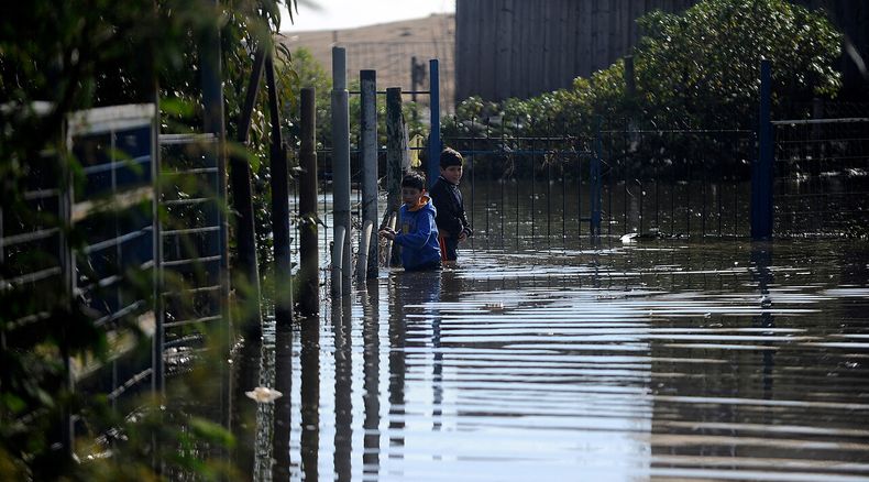 Niños y niñas cada vez más expuestos a la crisis climática - Agencia Uno