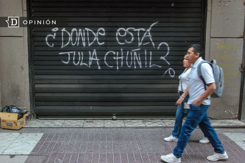 12890 rayado en una pared por la desaparicion de julia chunil.webp