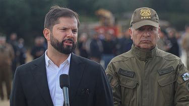 Boric apela a la unidad sin izquierdas ni derechas tras triple asesinato de carabineros