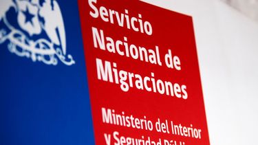 Corte de Apelaciones de Santiago ordena a Migraciones pronunciarse en 60 días sobre solicitud de nacionalización de venezolana/ Agencia Uno