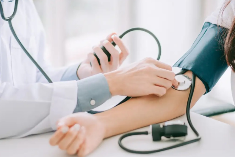 agosto el mes del corazon 36 de chilenos padece hipertension y mujeres la controlan mas.png