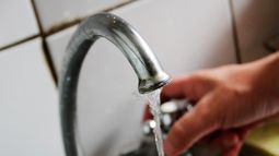 Más de un millón y medio de chilenos viven sin saneamiento de aguas servidas y 500 mil no tienen agua potable