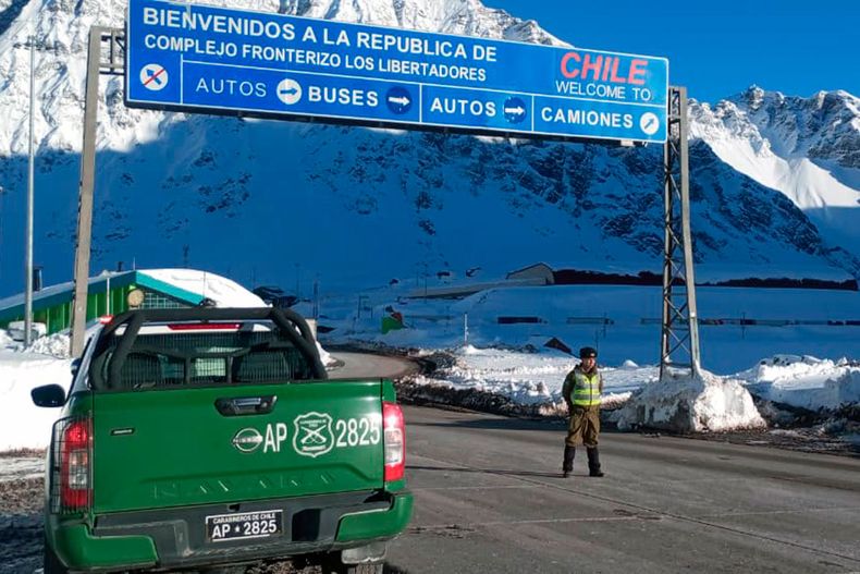 Paso Los Libertadores nuevamente cerrado por nieve - Agencia Uno