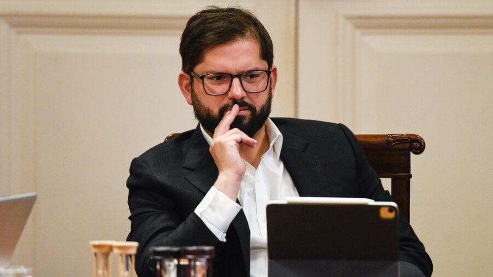 Sexto retiro, el CAE y dardo a Piñera: Seis frases de Boric en entrevista en Mega