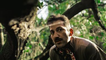 Cantautor Joaquín Stevens adelanta su segundo disco con primer sencillo Brotes de Carne
