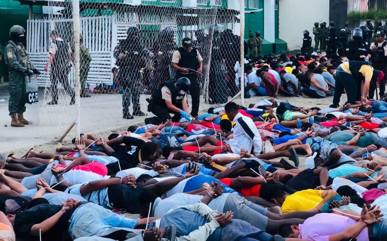 Una de las imagenes que dejo la intervencion en las carceles en Ecuador .jpg