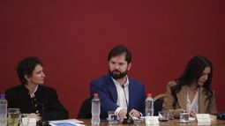 Presidente Boric pide colaboración de todo gabinete con ministra de Salud: “No hay margen de error”
