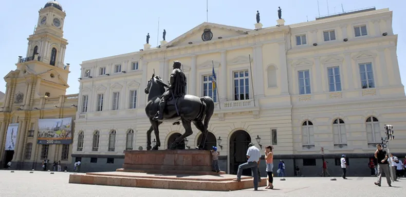municipio no clausuro edificio pese a riesgo y cayo bloque de cemento que lesiono a transeunte corte confirma indemnizacion.webp