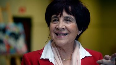 Con apoyo del FA a la DC: Carmen Hertz encabeza proyecto para que ramo sobre DDHH sea obligatorio en colegios