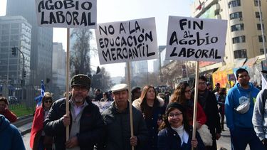 VIDEO| Profesores de Melipilla dedican una cumbia a la ministra: La soberbia de Cubillos... nunca se acaba