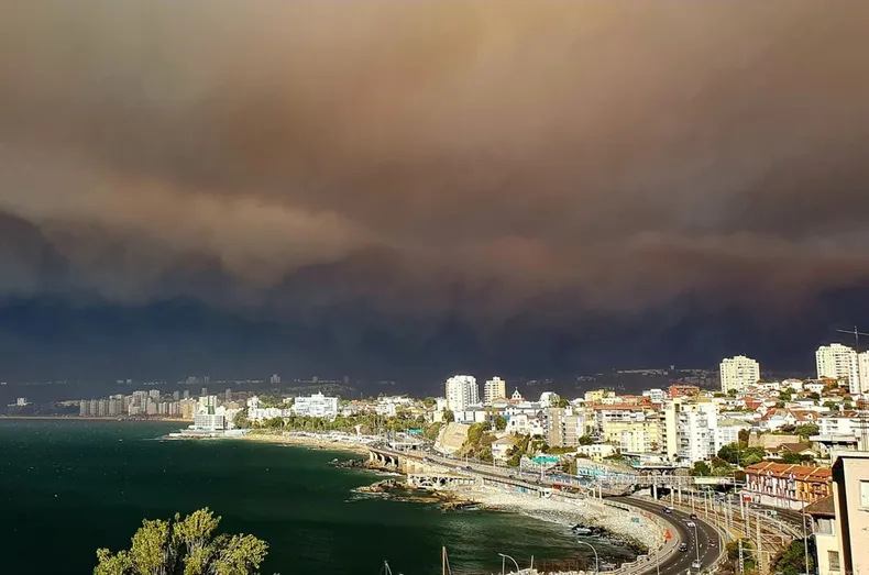 14664 humo incendios vina valpo.webp