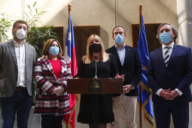 A_UNO_1204356 scaled 1.jpg