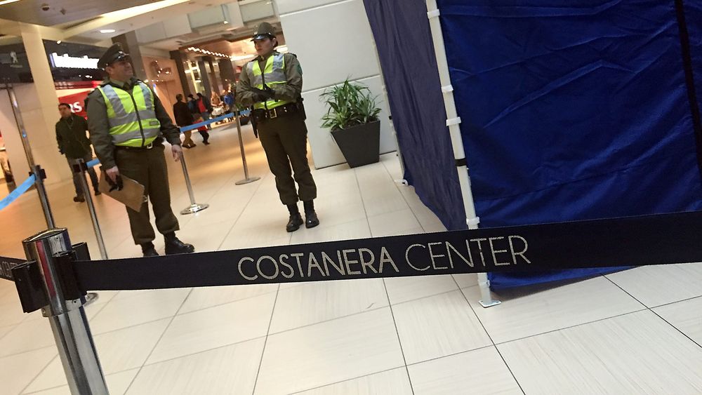 Un muerto por consumo de cianuro genera emergencia en mall Costanera Center