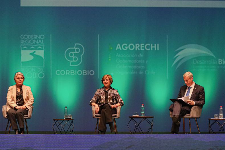 21485 debatechv.jpg