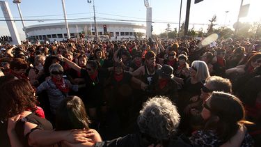 La multitudinaria manifestación de Lastesis Senior que reunió a miles de mujeres en Estadio Nacional
