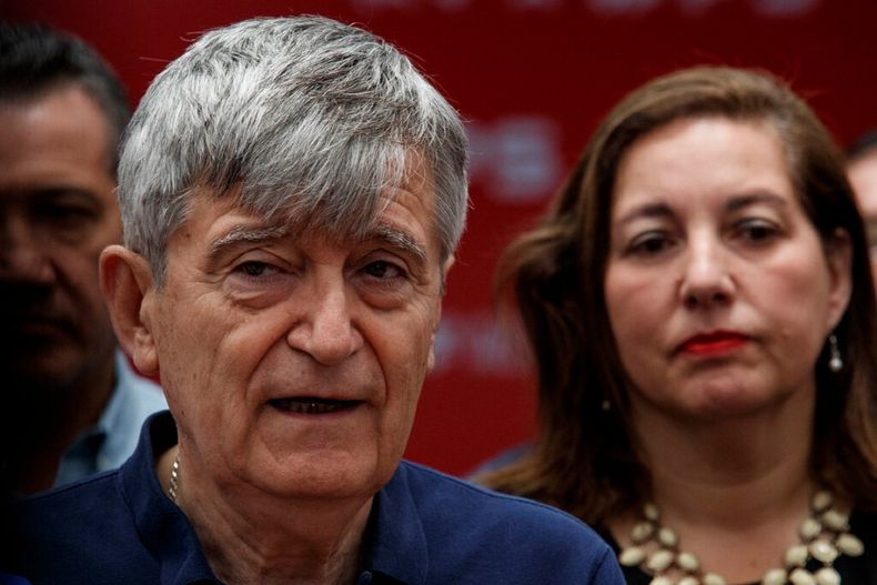Camilo Escalona y Paulina Vodanovic.jpeg